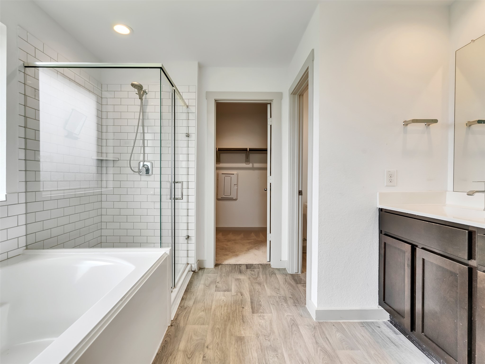 8003 Alcott Forest Lane Rosharon, TX 77583 - Photo 27 of 41 a bathroom with a bathtub and a shower
