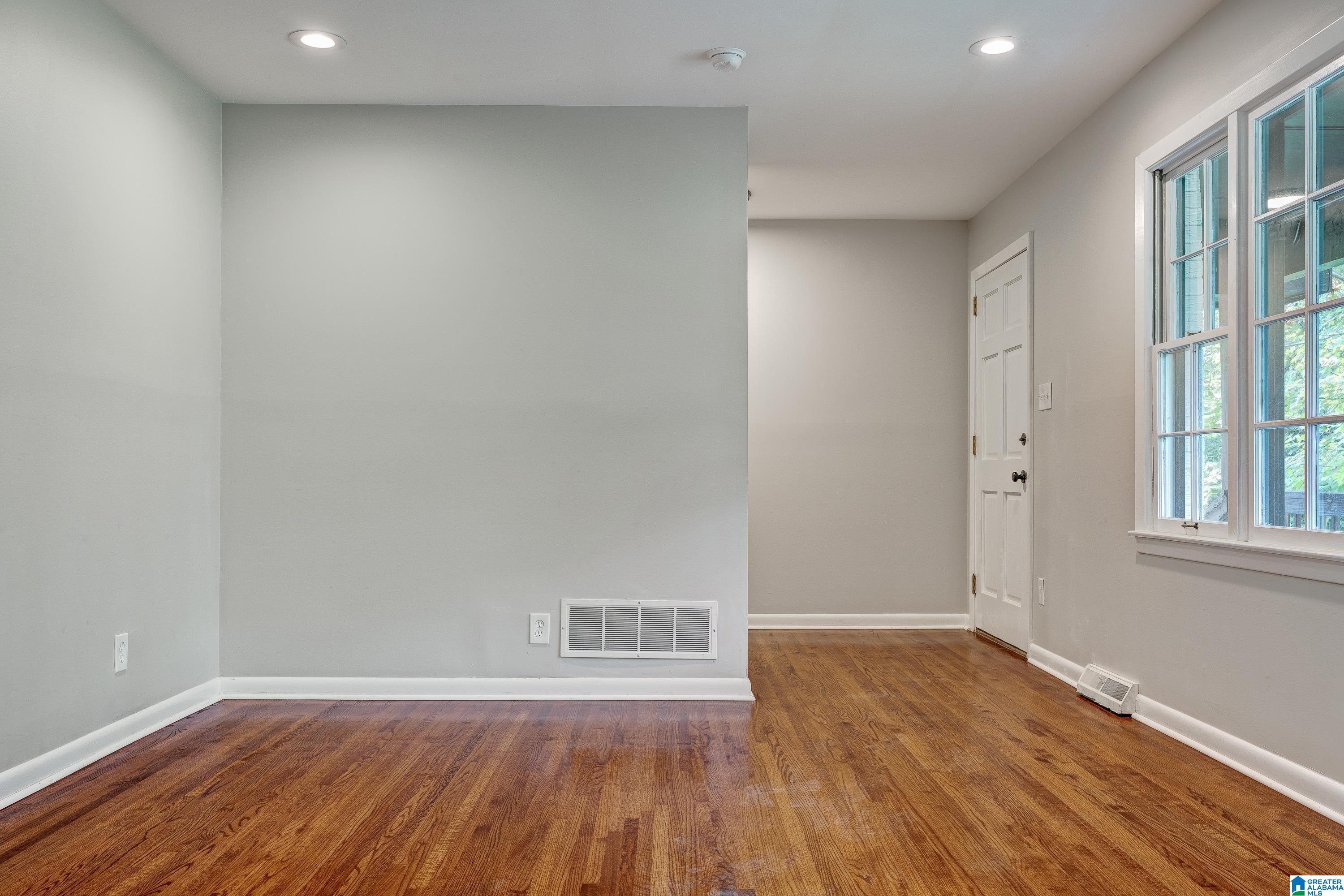 829 Ridge Ln Drive Bessemer, AL 35020 - Photo 6 of 27