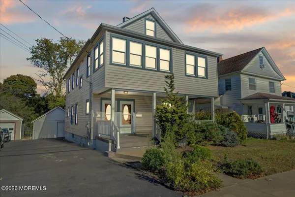 $3,300 | 201 Gatzmer Avenue, Unit UPSTAIRS, Jamesburg, NJ 08831