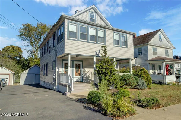 $3,300 | 201 Gatzmer Avenue, Unit UPSTAIRS, Jamesburg, NJ 08831