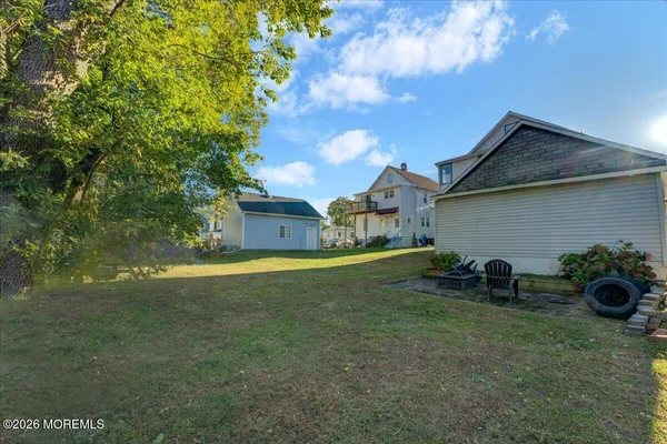 $3,300 | 201 Gatzmer Avenue, Unit UPSTAIRS, Jamesburg, NJ 08831