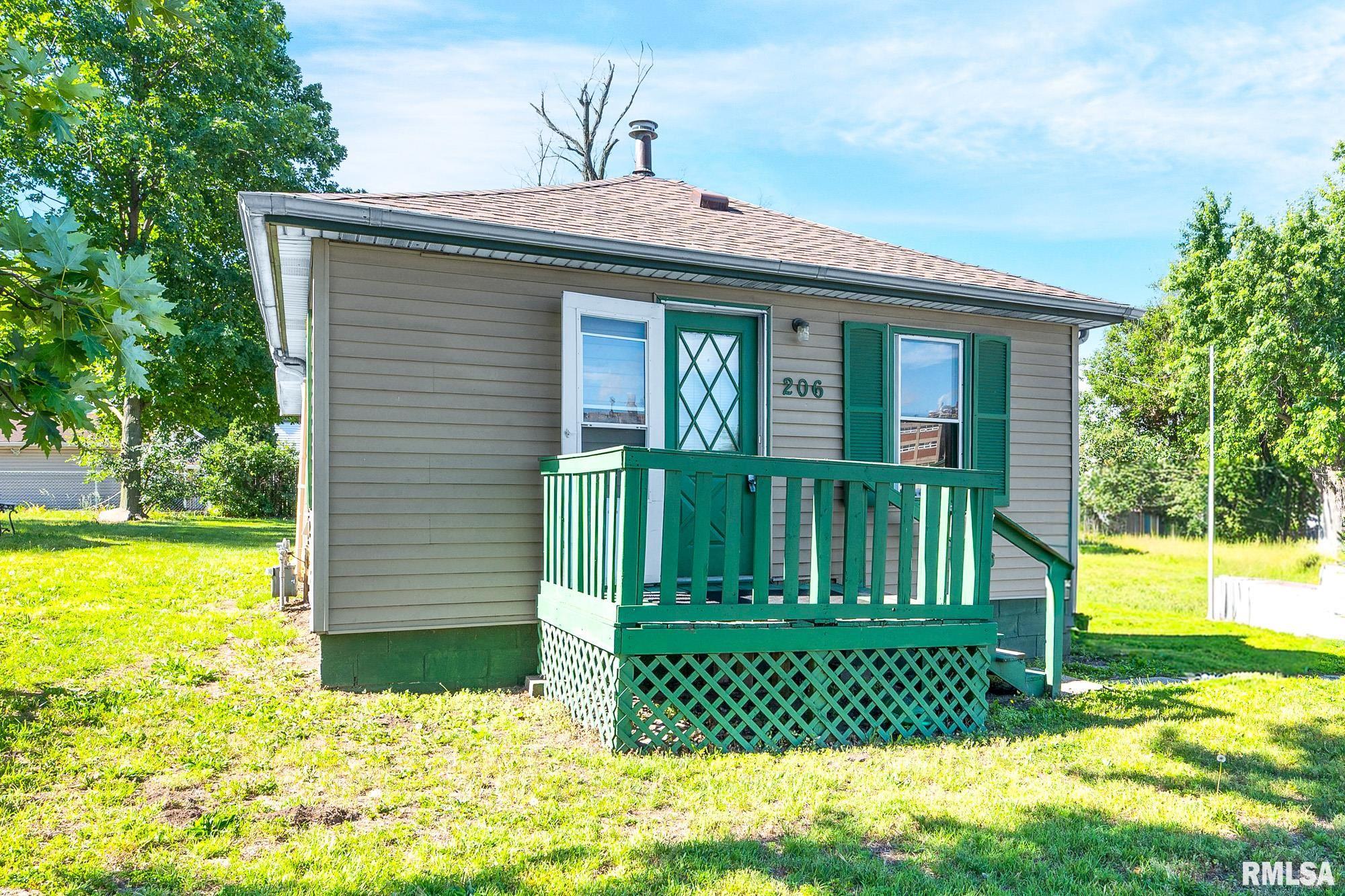 206 Cooper Street Pekin, IL 61554 - Photo 2 of 20
