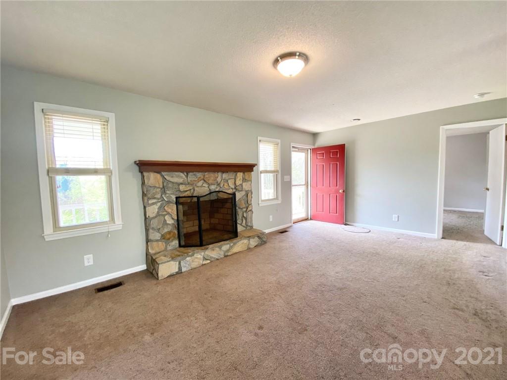 78 Cedar Road Hickory, NC 28601 - Photo 6 of 34 Gallery Image 6