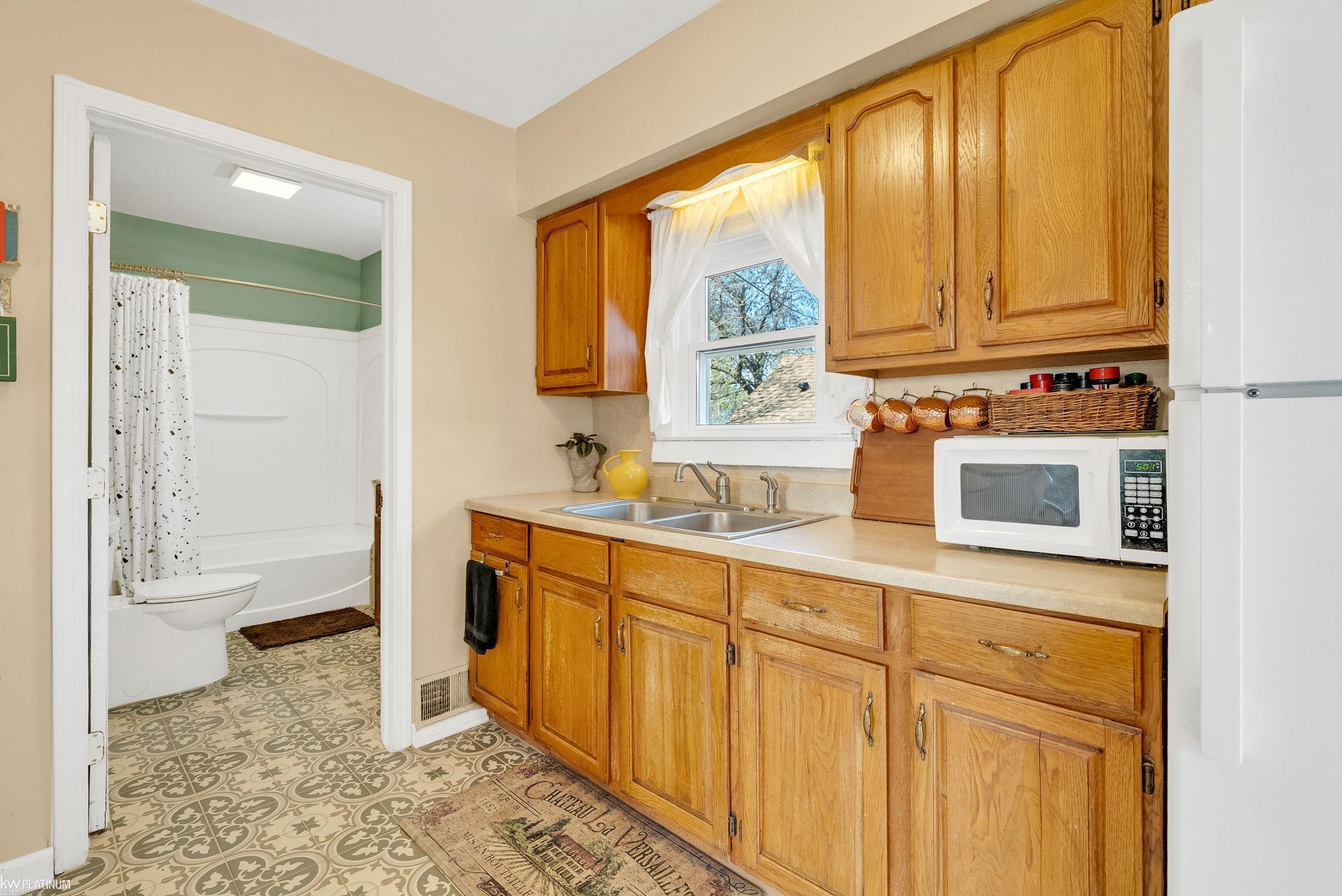 1802 Riverside Drive Port Huron, MI 48060 - Photo 14 of 34 Gallery Image 14
