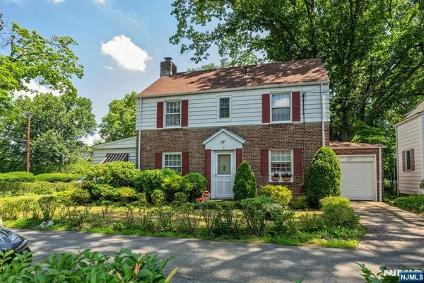 $694,000 | 2 Allen Place, Fair Lawn, NJ 07410