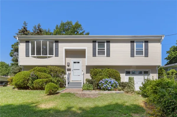 $599,000 | 94 Ridgewood Road, Middletown, RI 02842