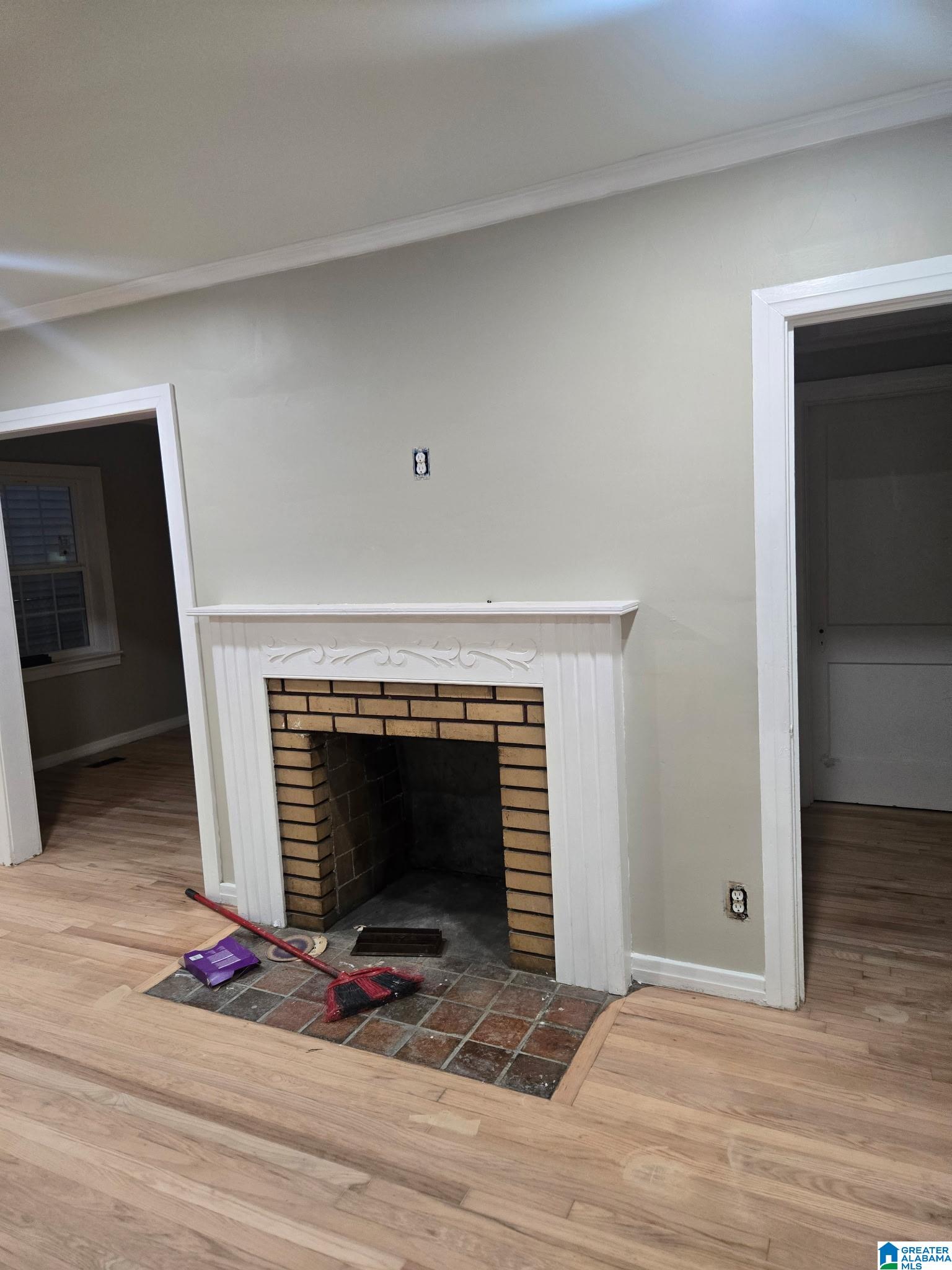 728 Center Place Southwest Birmingham, AL 35211 - Photo 3 of 14