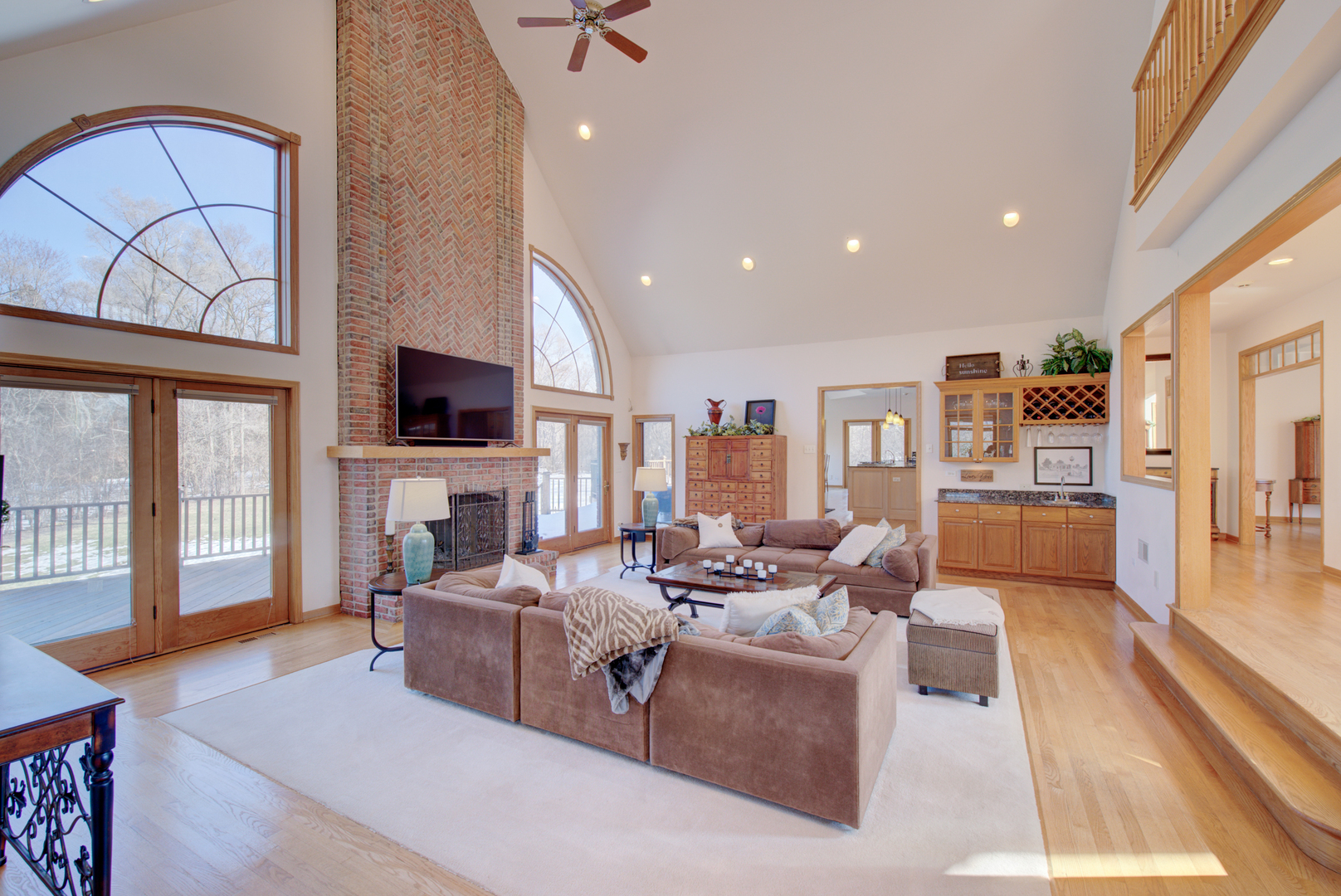 651 North Inverway Road Inverness, IL 60067 - Photo 11 of 57