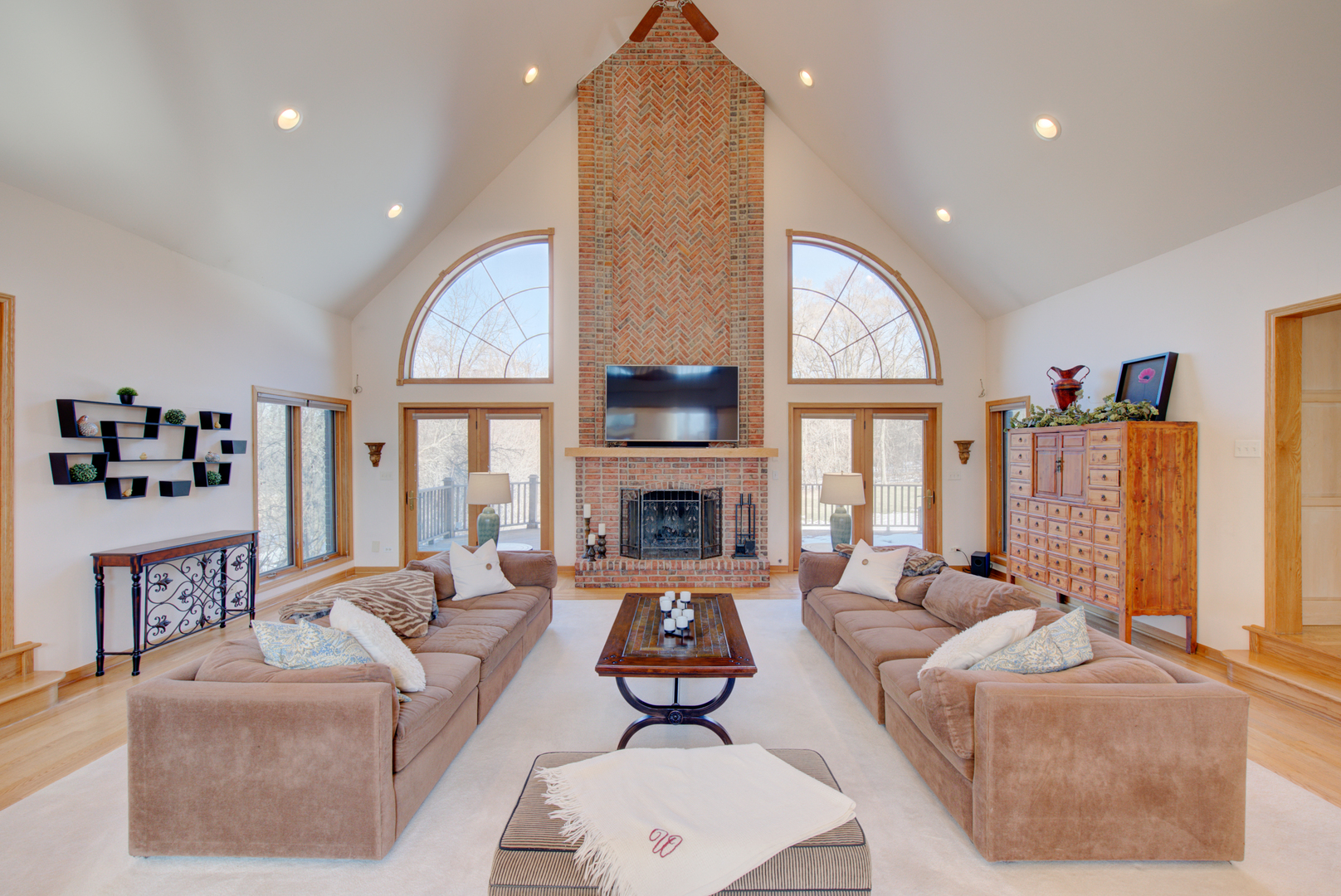 651 North Inverway Road Inverness, IL 60067 - Photo 9 of 57
