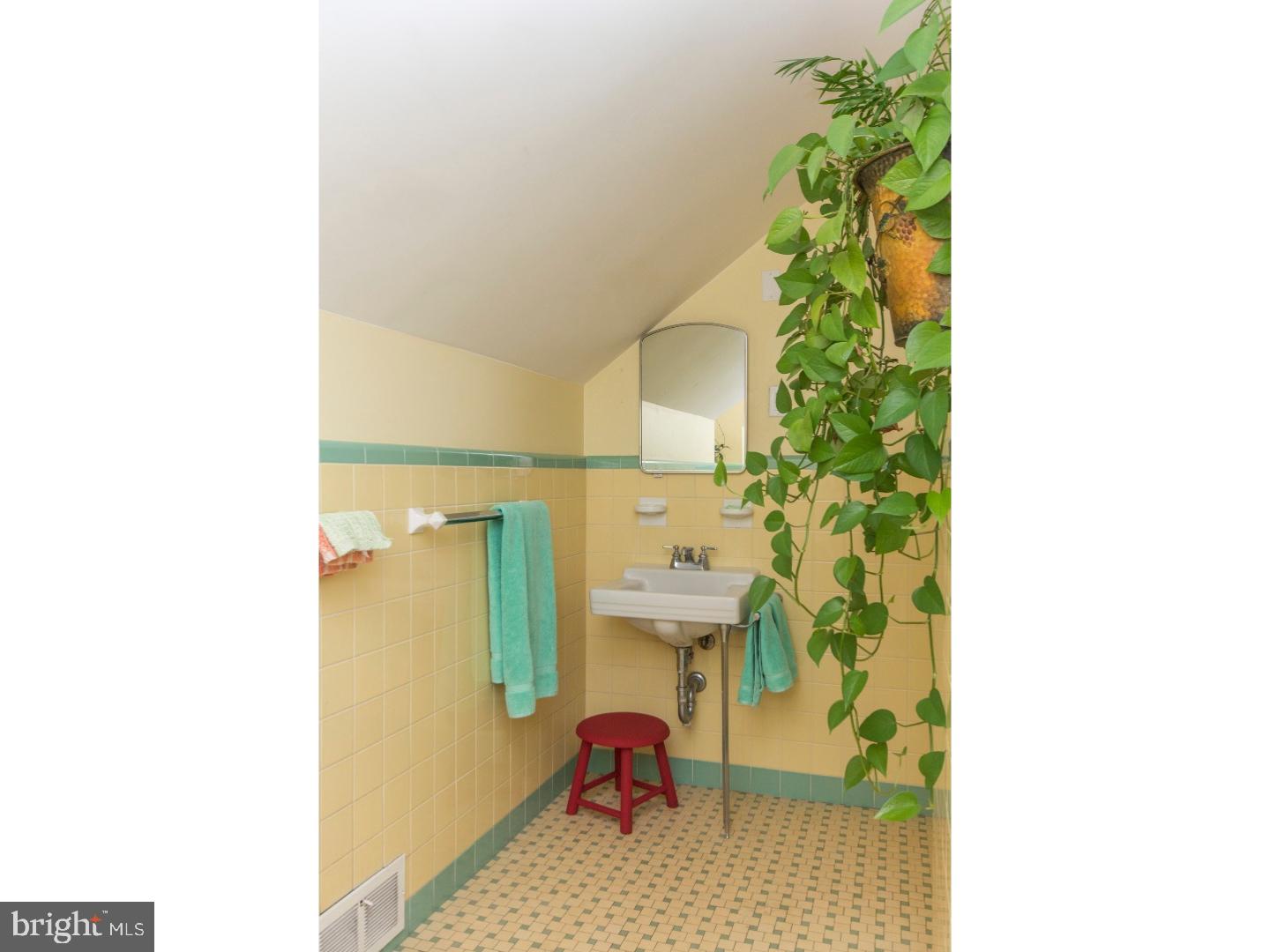 340 Horsham Road Horsham, PA 19044 - Photo 18 of 25 Bathroom