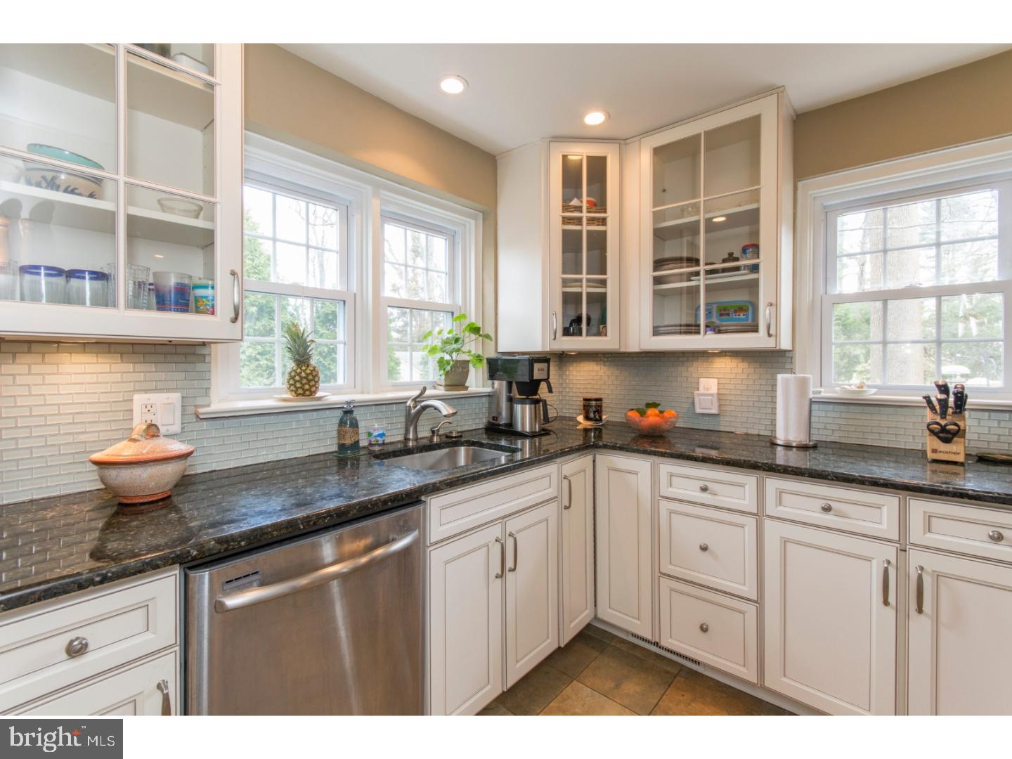 340 Horsham Road Horsham, PA 19044 - Photo 7 of 25 Kitchen