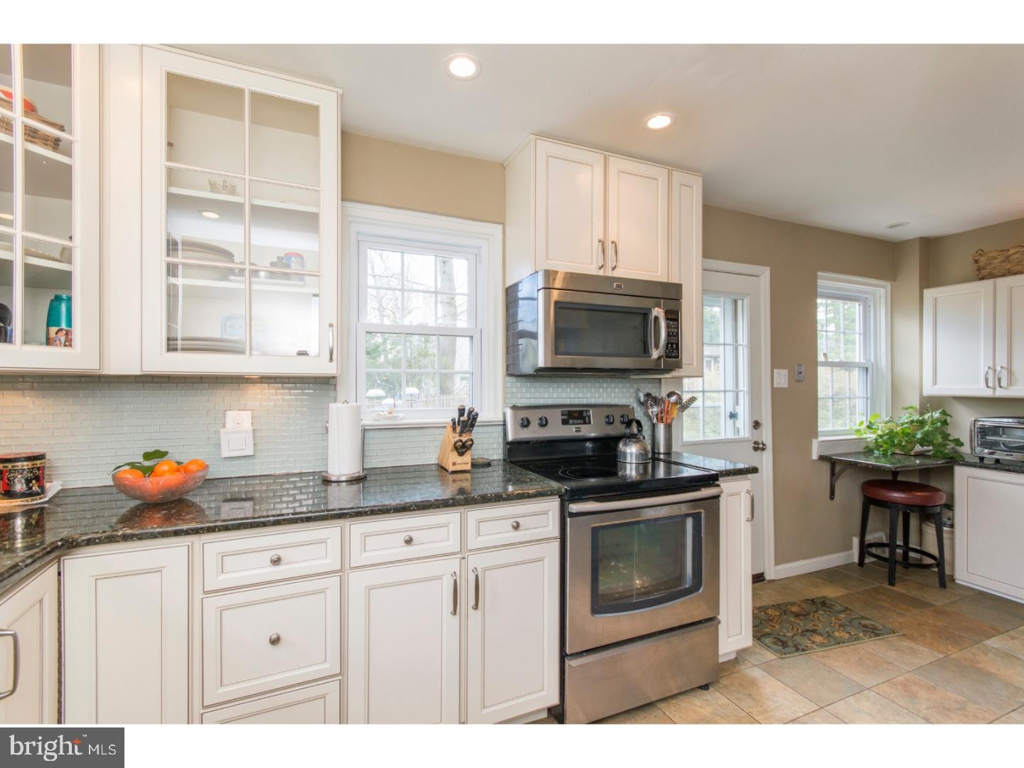 340 Horsham Road Horsham, PA 19044 - Photo 8 of 25 Kitchen