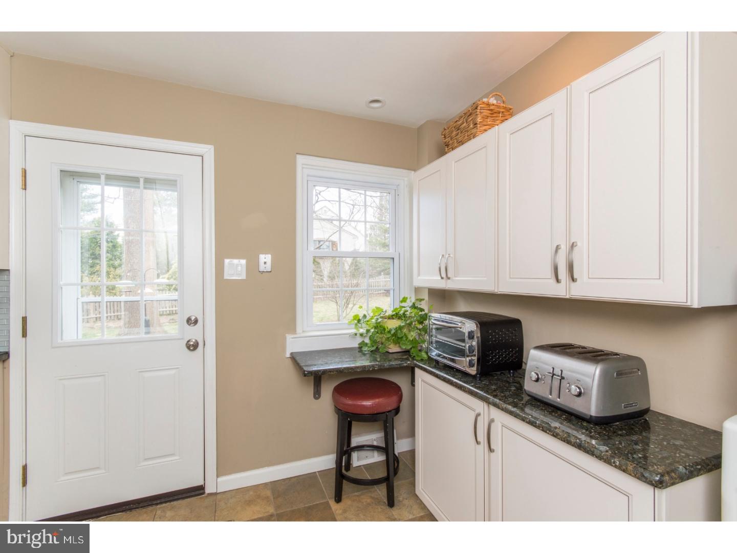 340 Horsham Road Horsham, PA 19044 - Photo 10 of 25 Kitchen