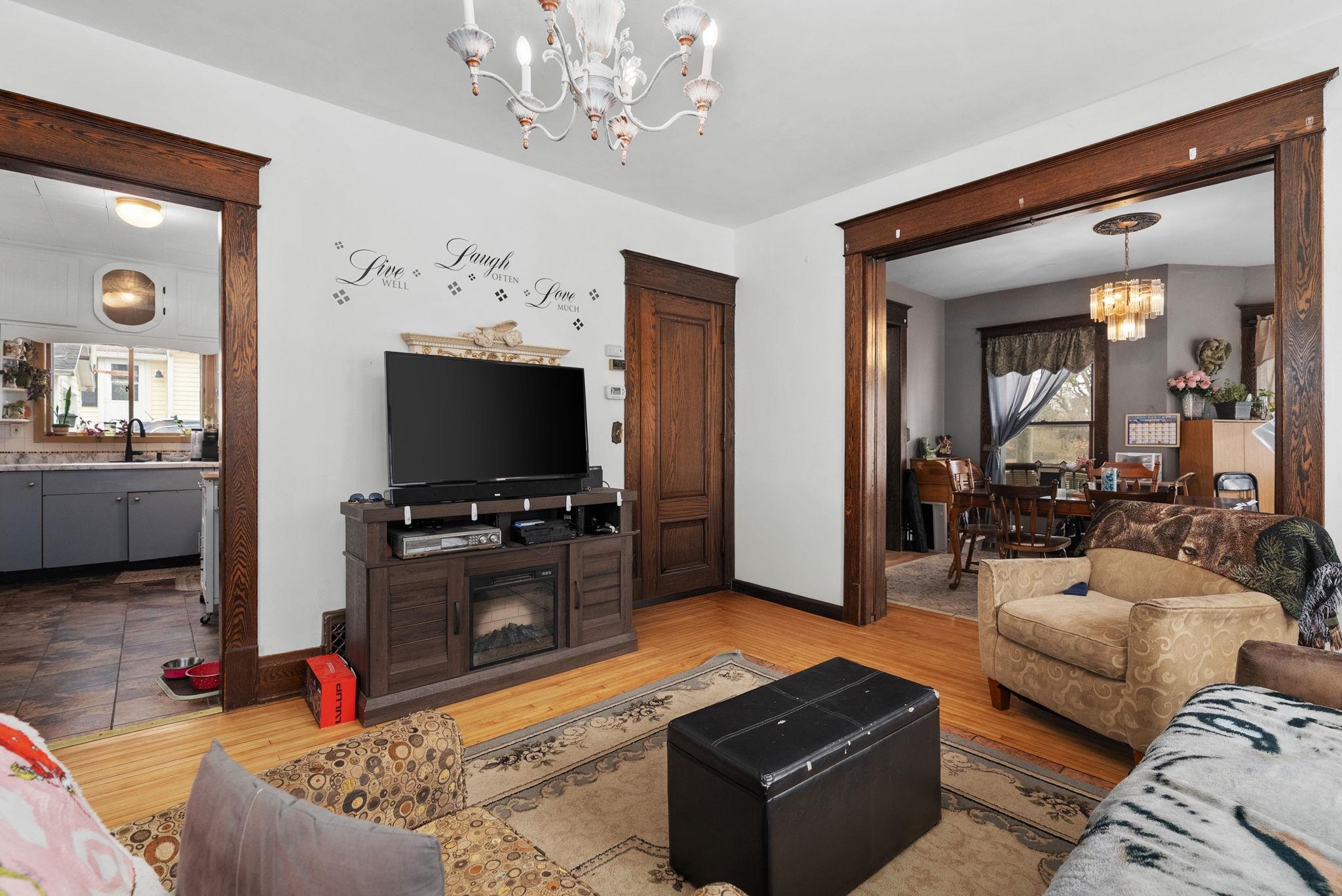 517 North Park Street Reedsburg, WI 53959 - Photo 2 of 22