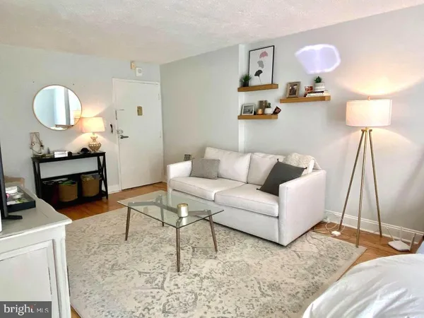 $1,900 | 1440 N Street Northwest, Unit 405, Washington, DC 20005