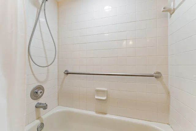 $2,400 | 353 Highway 1, Unit A105, Jupiter, FL 33477