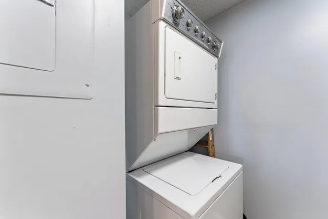 $2,400 | 353 Highway 1, Unit A105, Jupiter, FL 33477