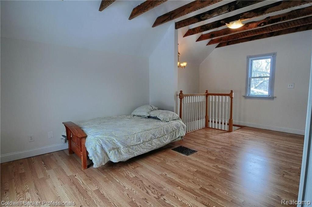 212 Brighton Lake Road Brighton, MI 48116 - Photo 23 of 34
