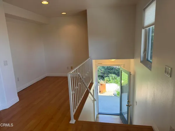 $2,150 | 546 Mint Lane, Unit B, Ventura, CA 93001