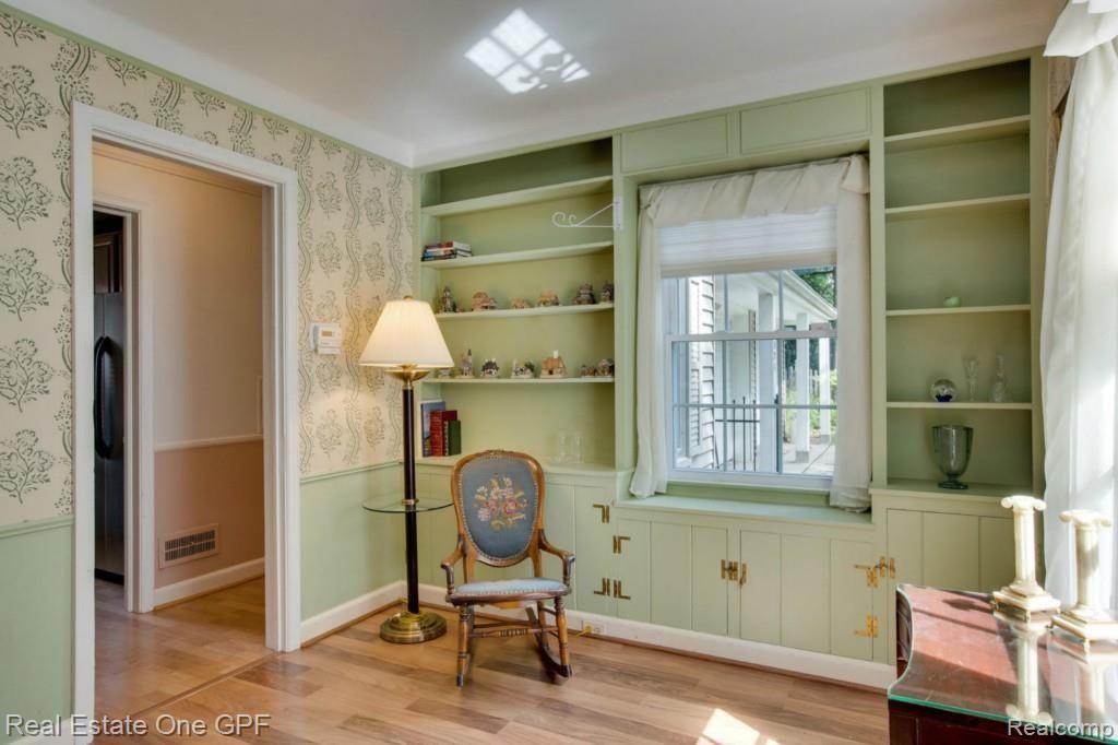321 Ridge Road Grosse Pointe, MI 48236 - Photo 13 of 25 13 321 Ridge Rd Grosse Pointe MI-large-011-321 Ridge Rd11FULL-1500x1000-72dpi.jpg