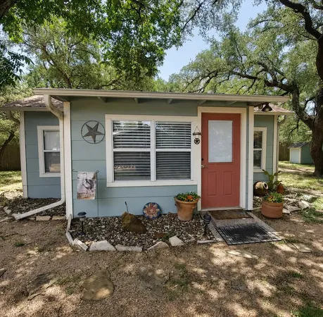 $1,000 | 702 A Oak Street, Kingsland, TX 78639