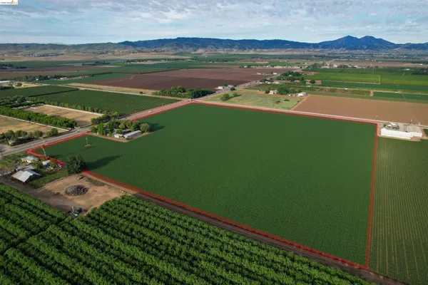 $1,895,000 | 25685 Marsh Creek Road, Brentwood, CA 94513