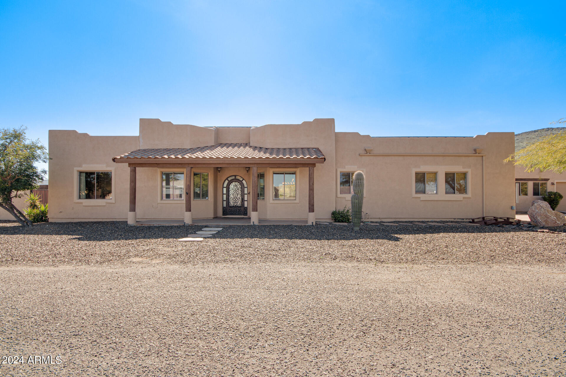 01 - Desert Ranch