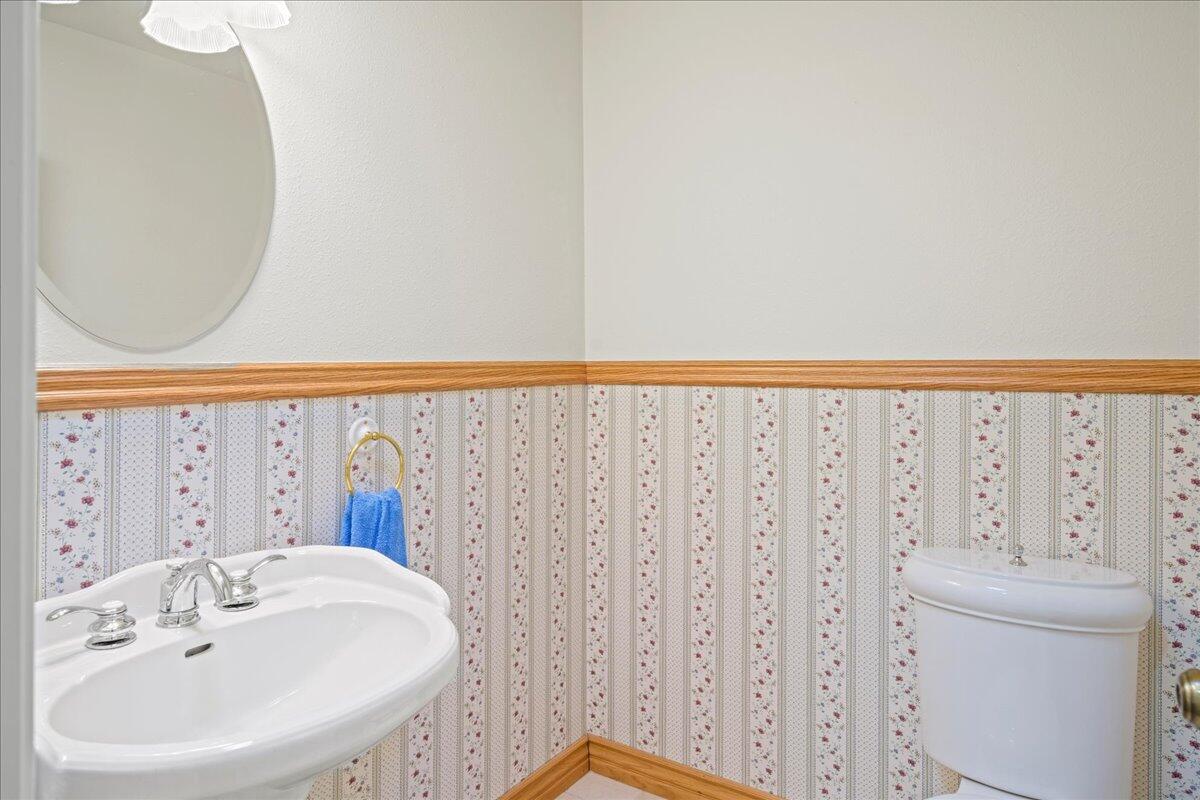912 Marmot Drive Ridgway, CO 81432 - Photo 30 of 39 Powder Room