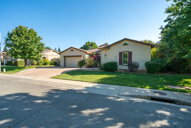$629,900 | 723 Woodacre Drive, Redding, CA 96002