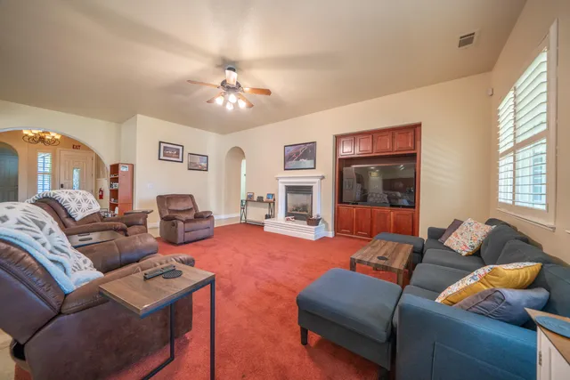 $629,900 | 723 Woodacre Drive, Redding, CA 96002