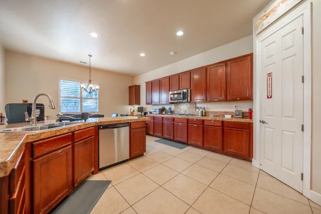 $629,900 | 723 Woodacre Drive, Redding, CA 96002