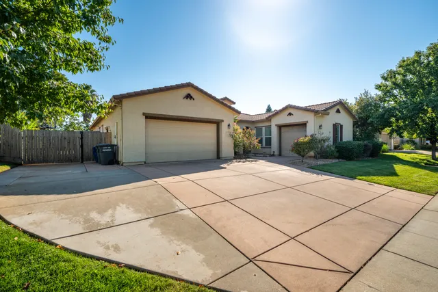 $629,900 | 723 Woodacre Drive, Redding, CA 96002
