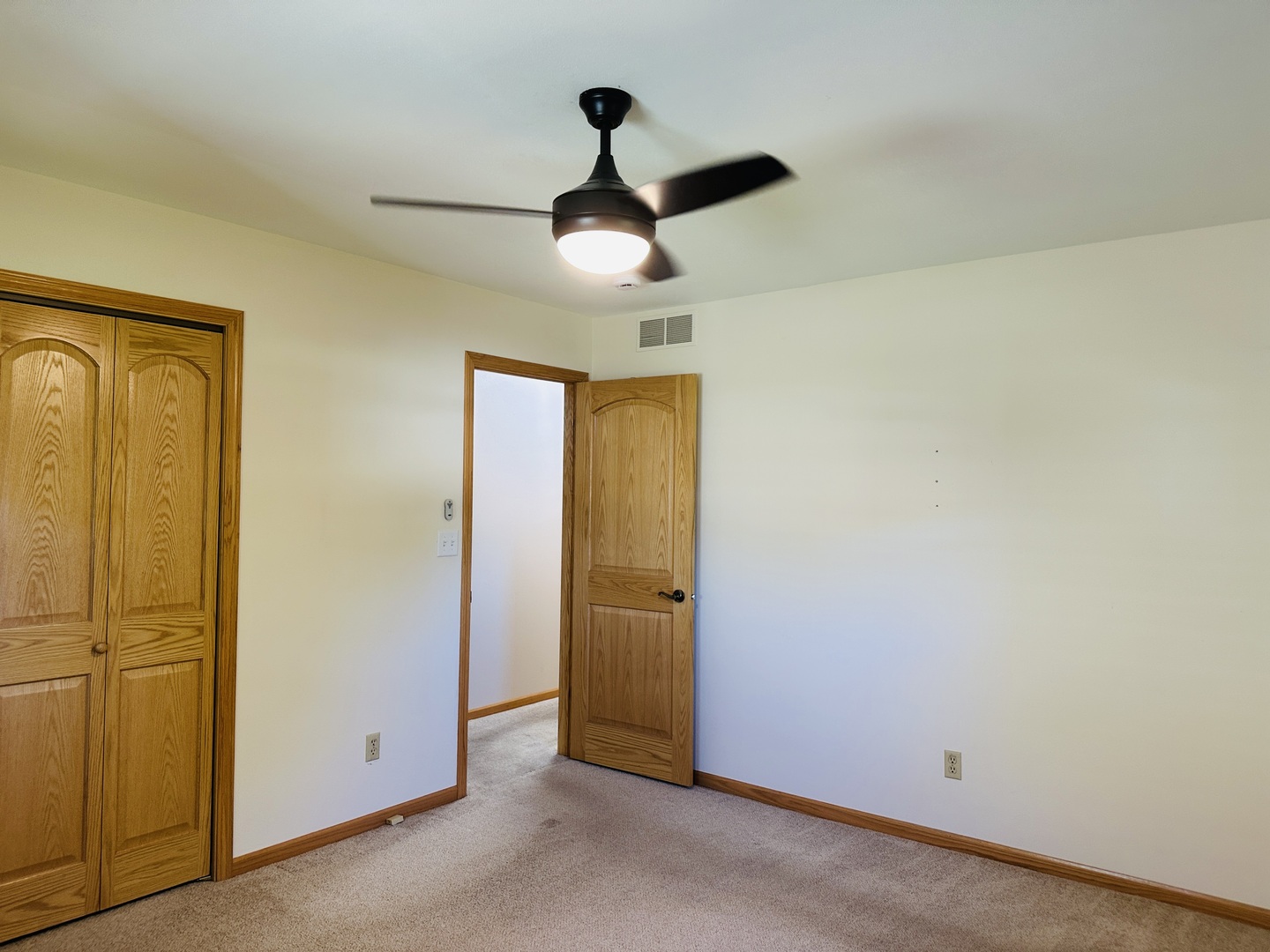 219 Palm Drive Lena, IL 61048 - Photo 25 of 50 a view of empty room with ceiling fan