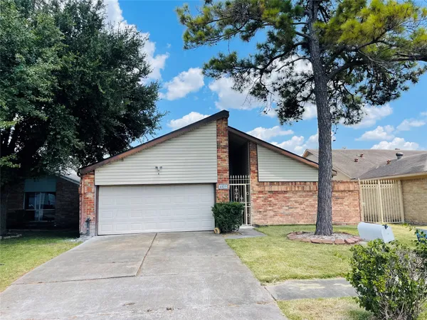 $1,900 | 6823 Songbrook Drive, Houston, TX 77083