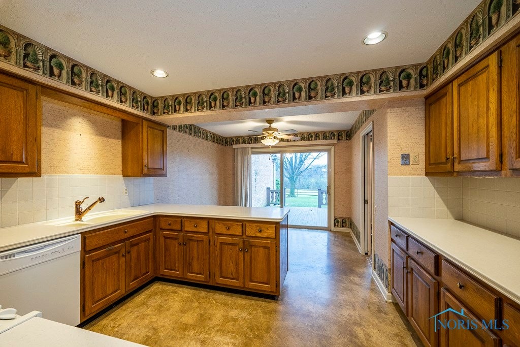 29279 Bates Road Perrysburg, OH 43551 - Photo 15 of 35 Gallery Image 15
