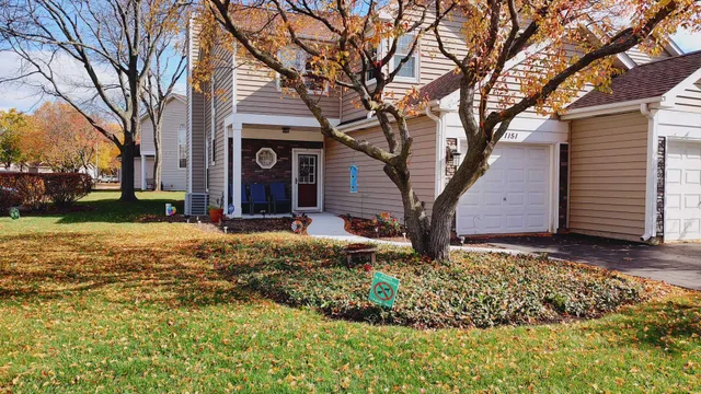 $2,250 | 1151 Regency Court, Schaumburg, IL 60193