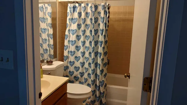 $2,250 | 1151 Regency Court, Schaumburg, IL 60193