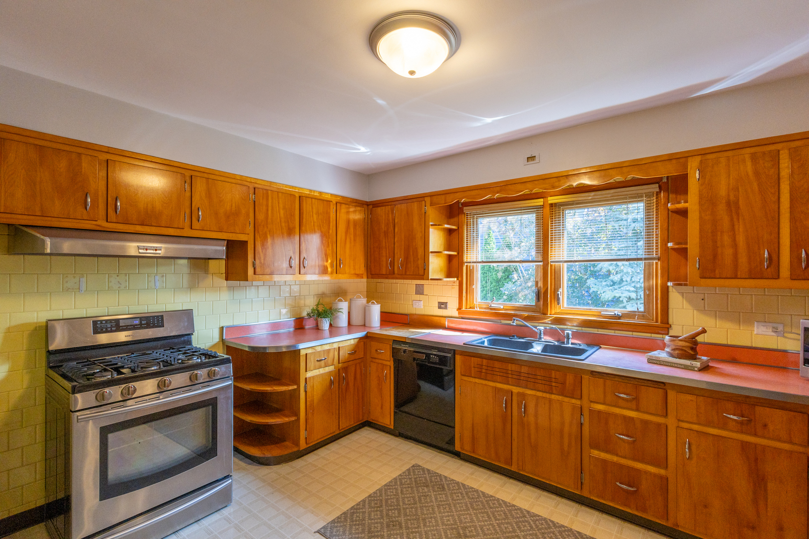 441 East Harrison Road Lombard, IL 60148 - Photo 8 of 29 Gallery Image 8