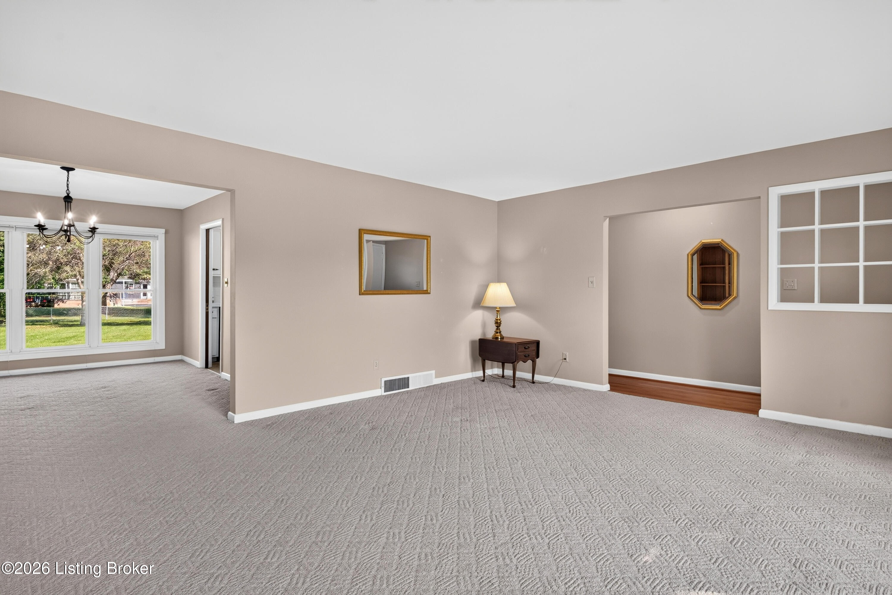 7203 Boxwood Road Louisville, KY 40222 - Photo 21 of 56 Living room