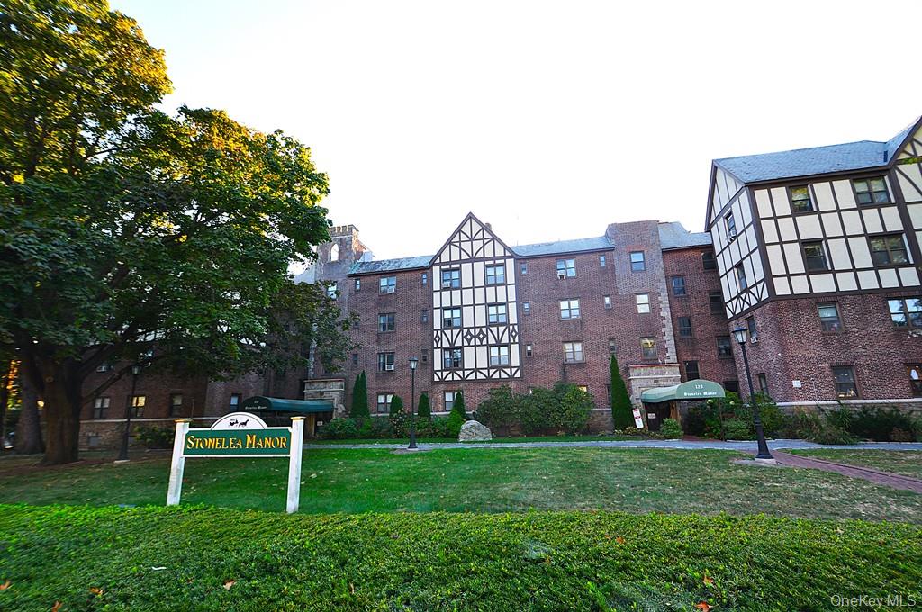 120 Stonelea Place, Unit 3M New Rochelle, NY 10801 - Photo 5 of 35