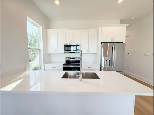 $1,600 | 3720 Buchanan Street, New Orleans, LA 70122