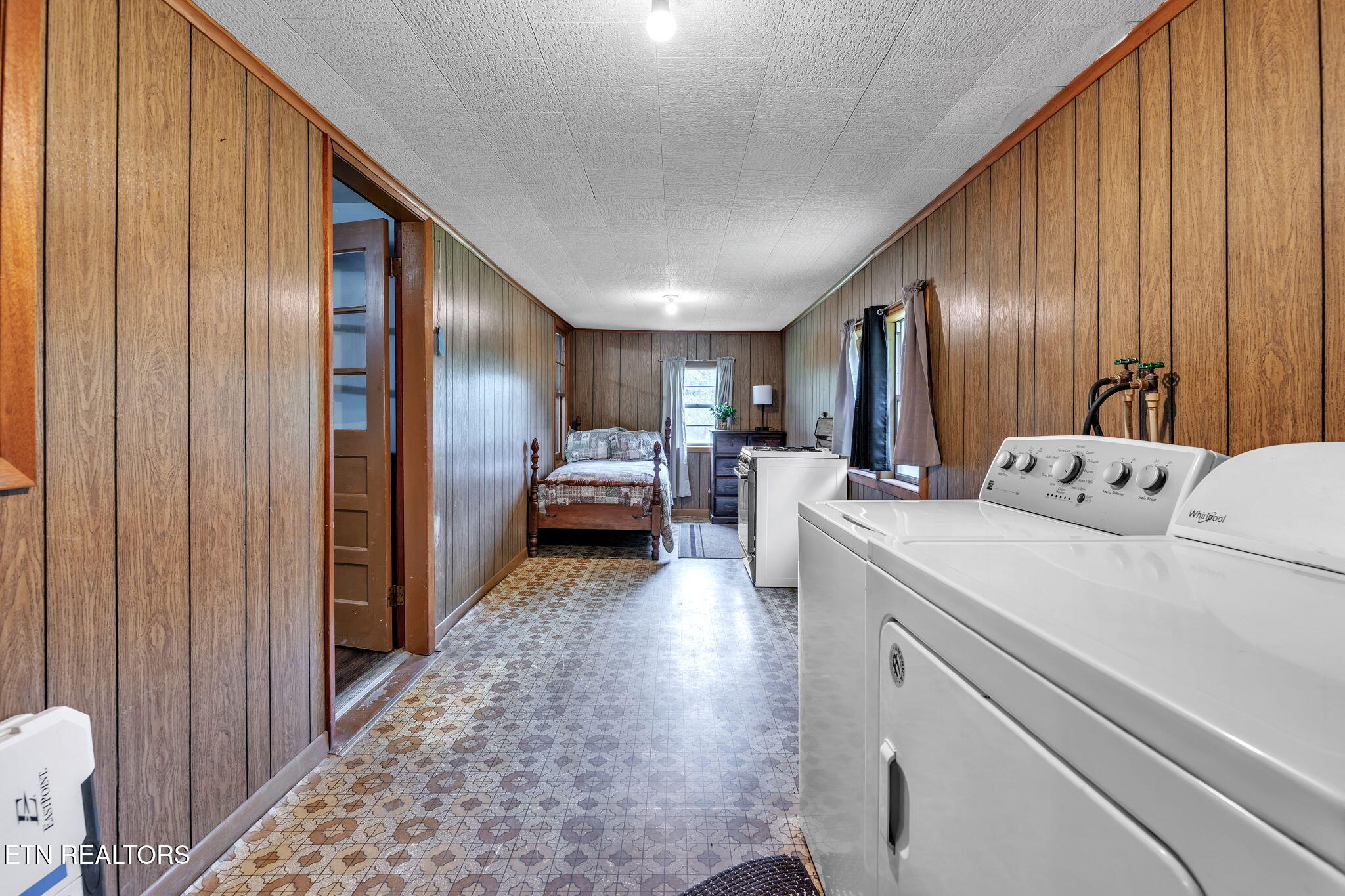 118 North Meredith Road Pioneer, TN 37847 - Photo 25 of 29 25-web-or-mls-118 Meredith-3414