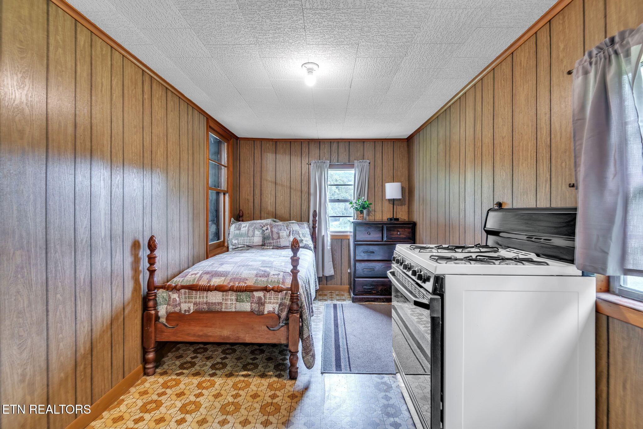118 North Meredith Road Pioneer, TN 37847 - Photo 26 of 29 26-web-or-mls-118 Meredith-3417