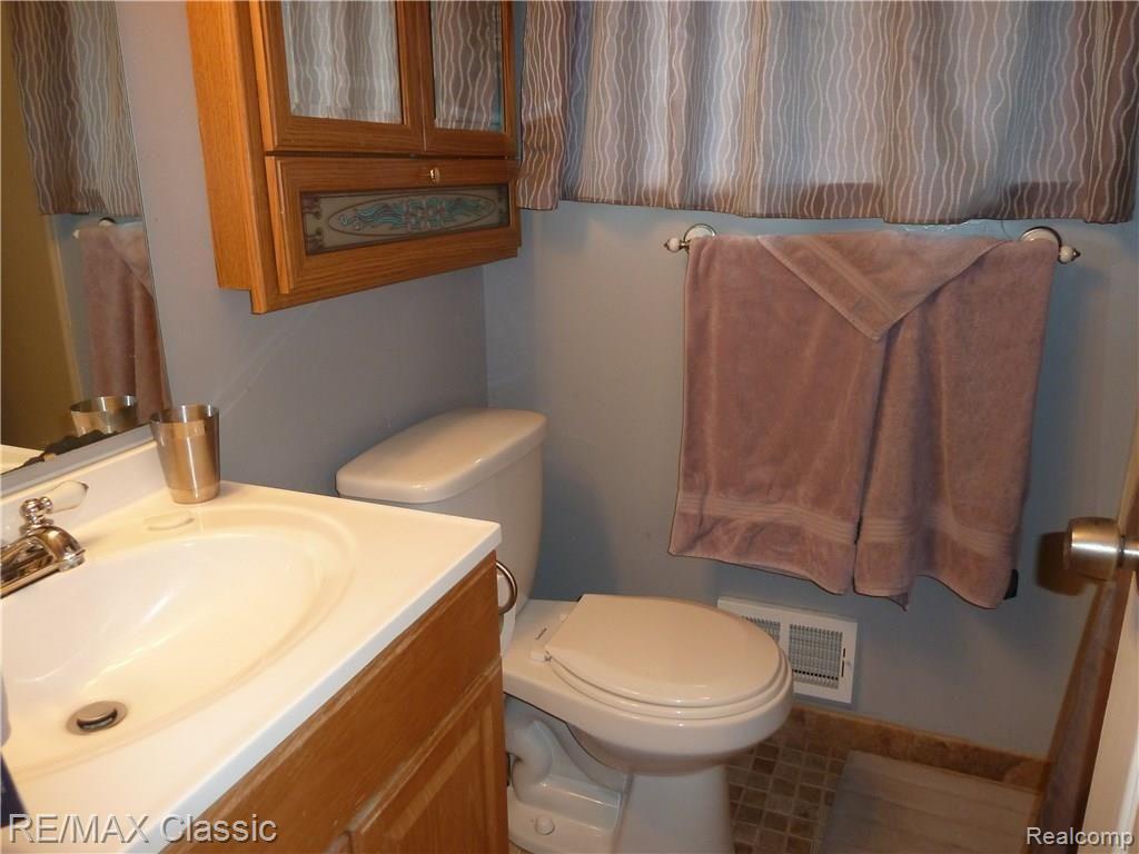 2795 Bullard Road Hartland, MI 48353 - Photo 22 of 41 P1050470.JPG