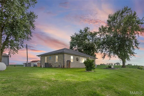 $269,000 | 44709 Spring Creek Road, Pearl, IL 62361