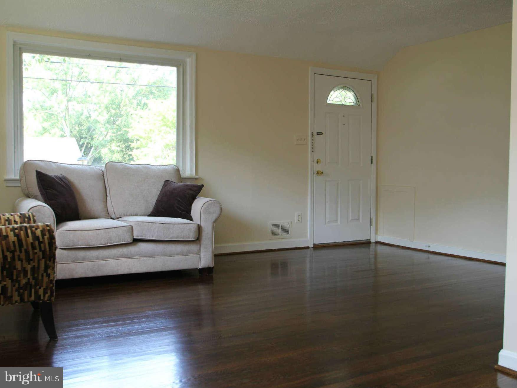 12603 Holdridge Road Silver Spring, MD 20906 - Photo 12 of 29 Living Room