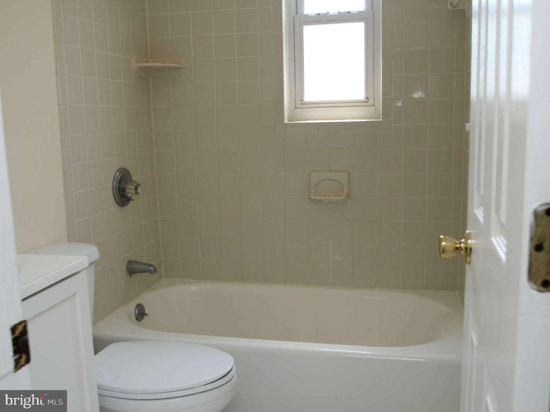 12603 Holdridge Road Silver Spring, MD 20906 - Photo 27 of 29 Bath
