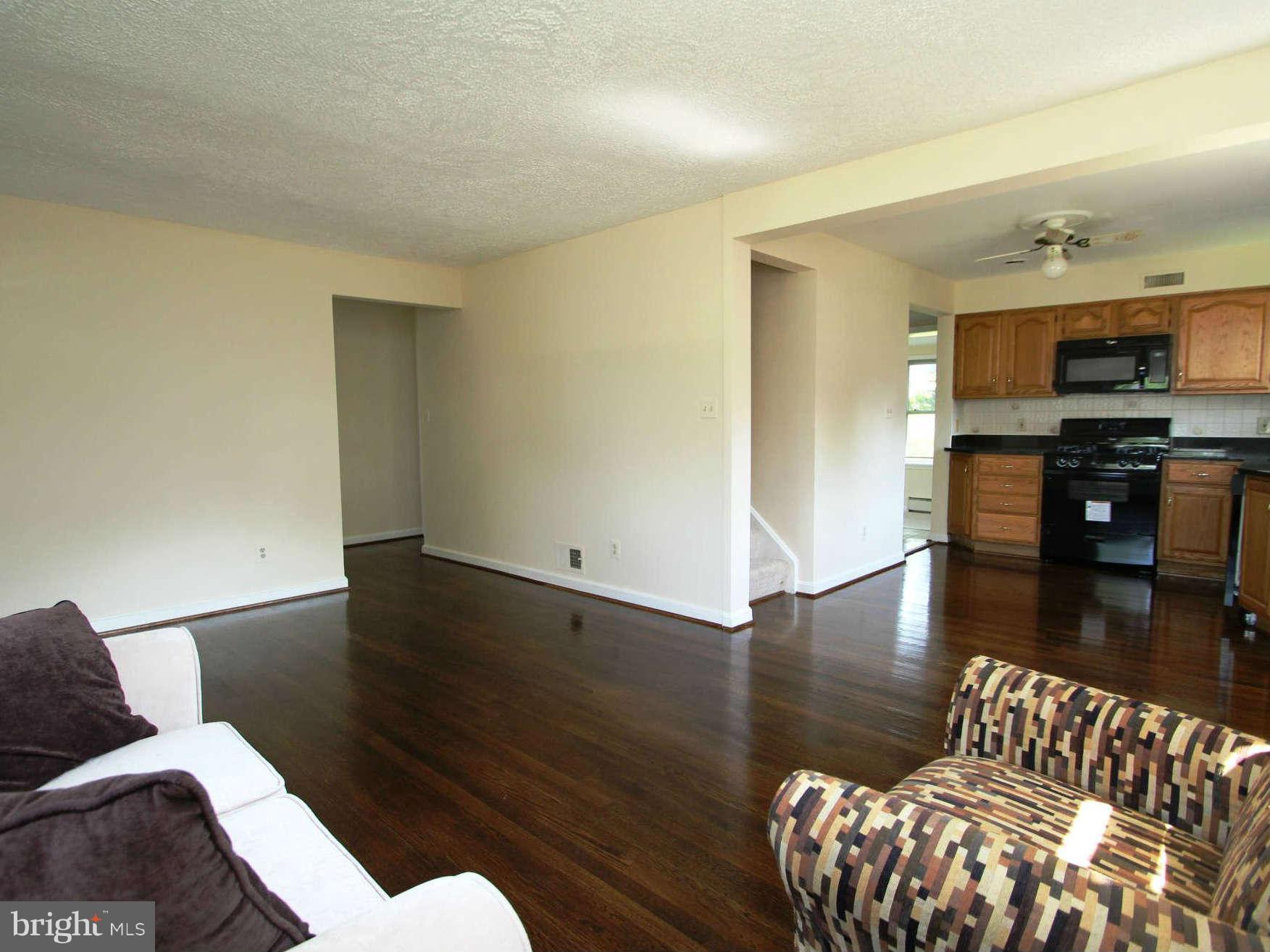 12603 Holdridge Road Silver Spring, MD 20906 - Photo 9 of 29 Living Room