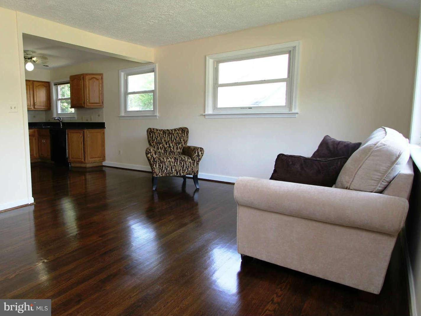12603 Holdridge Road Silver Spring, MD 20906 - Photo 10 of 29 Living Room