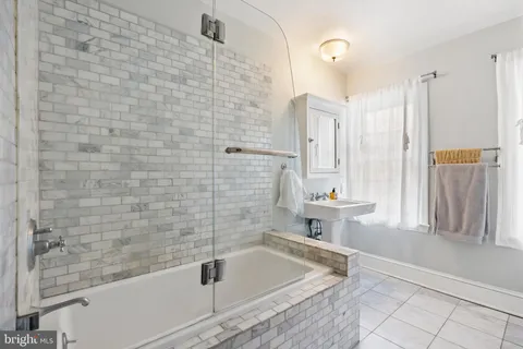 $1,200,000 | 1342 27th Street Northwest, Washington, DC 20007